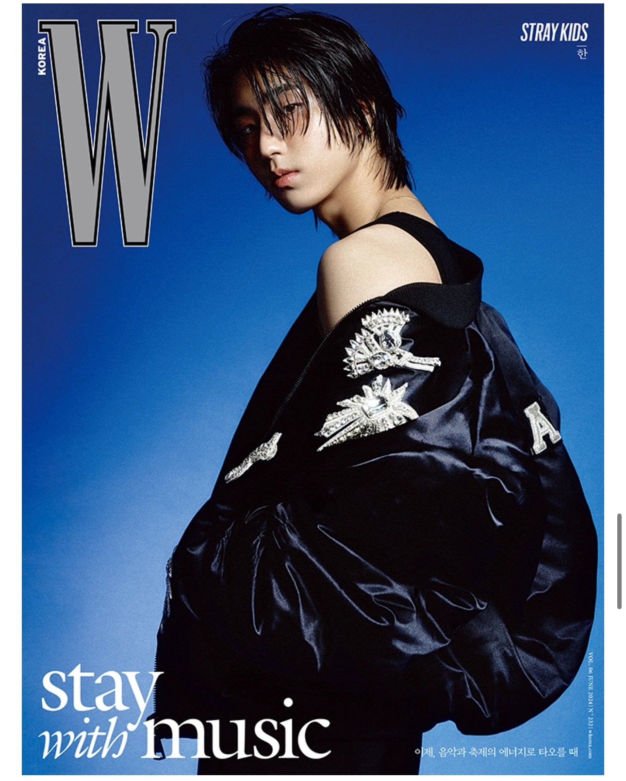 PREORDER (17 COVERS) W - Volume 2024.06 (Stray Kids)